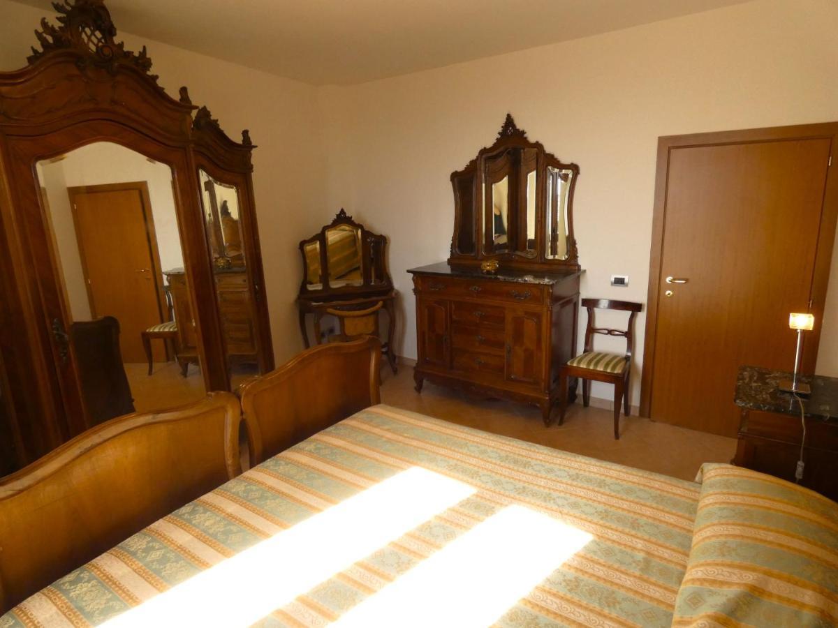 Apartamento Scappo In Umbria, La Casa Di Eude Asís Exterior foto