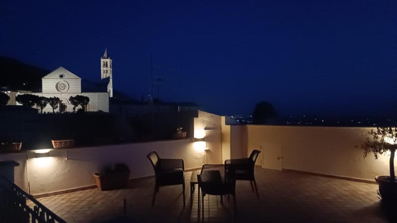 Apartamento Scappo In Umbria, La Casa Di Eude Asís Exterior foto