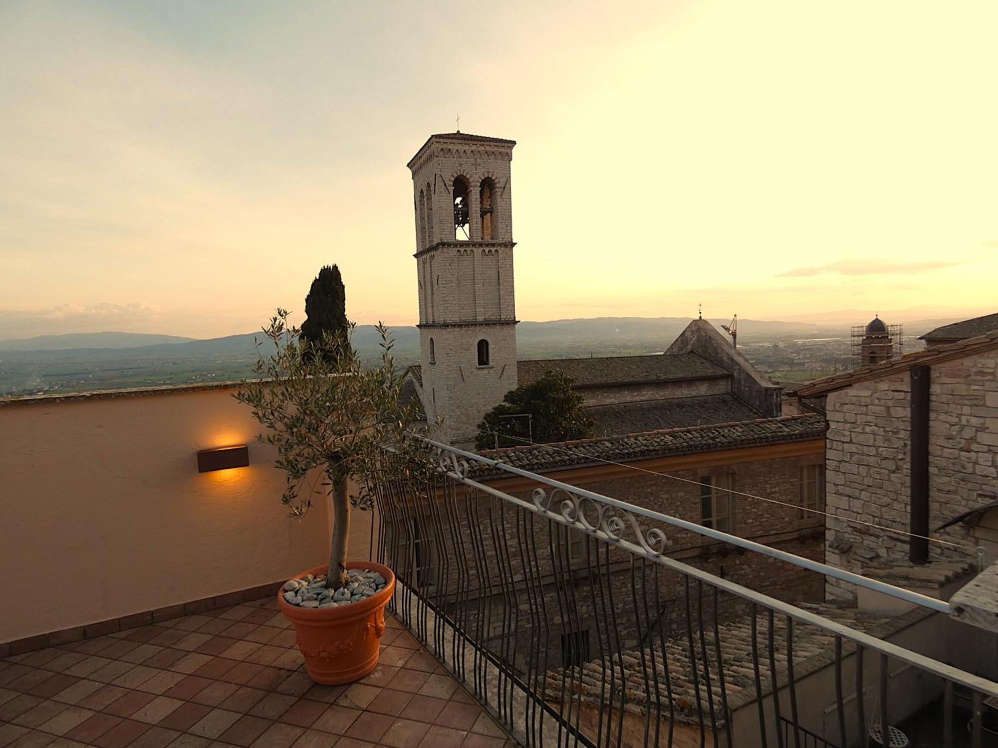 Apartamento Scappo In Umbria, La Casa Di Eude Asís Exterior foto